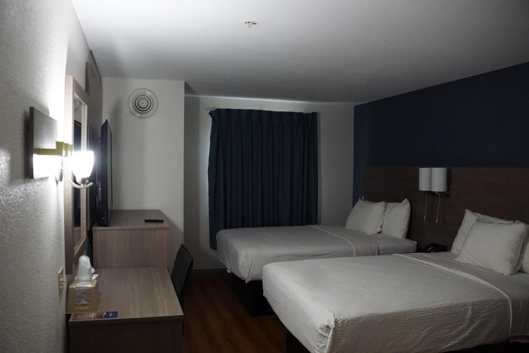 Days Inn By Wyndham Mexico Kültér fotó